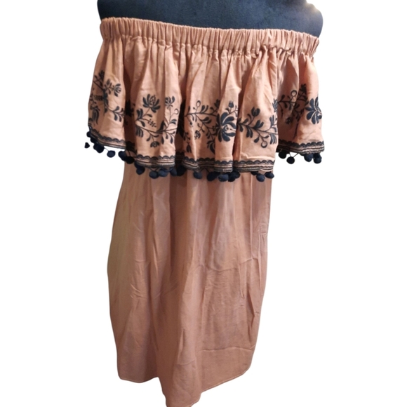 Umgee Tan Off-Shoulder Dress with Black Embroidery Med - Picture 9 of 11